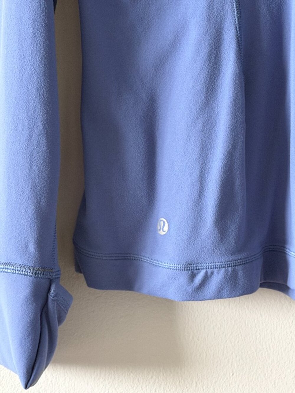 Lululemon Blue Long Sleeve Athletic Fit Crew Neck Top Zip Pocket Size 12 - Picture 5 of 6